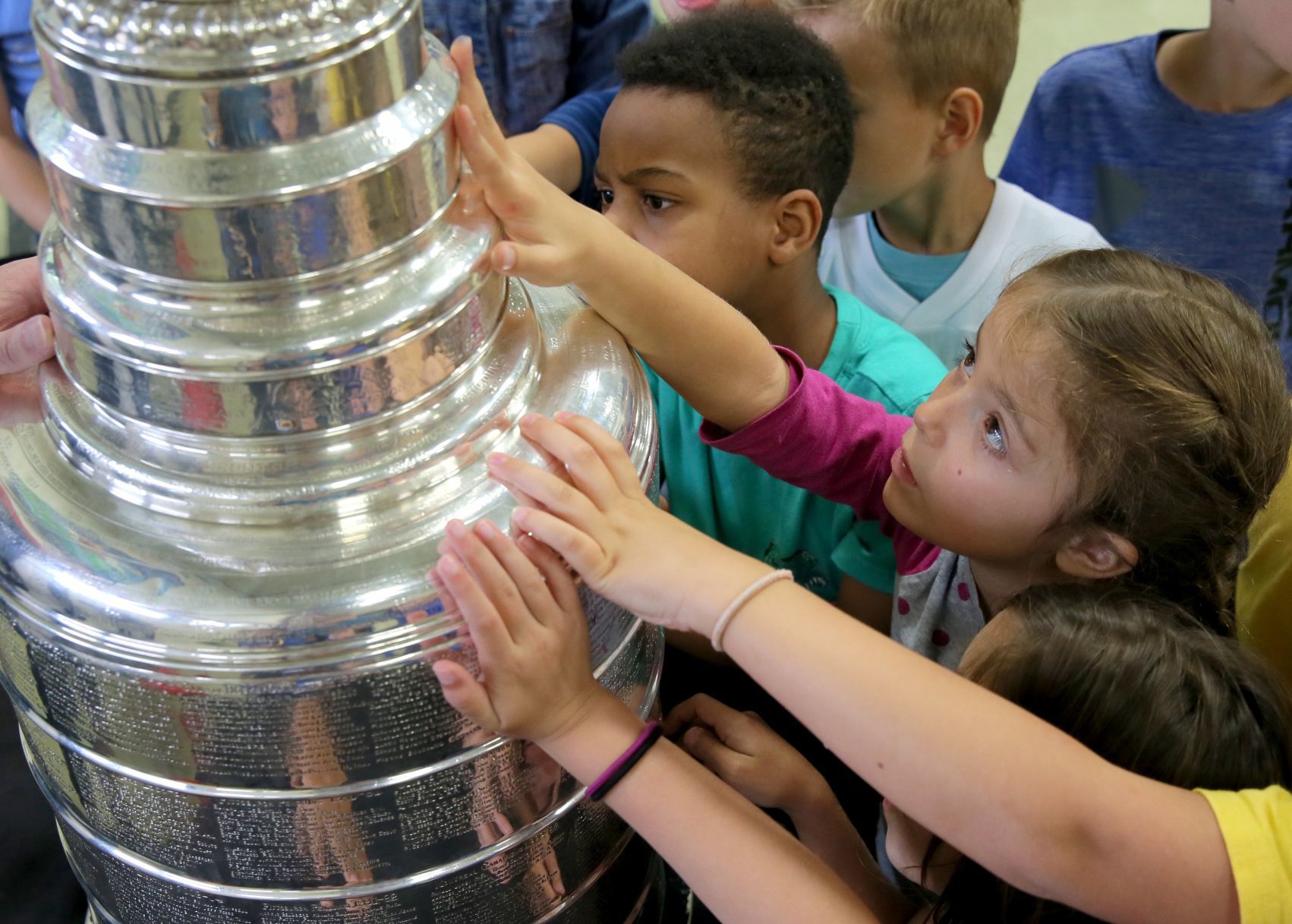 Stanley Cup visits Barretts Elementary